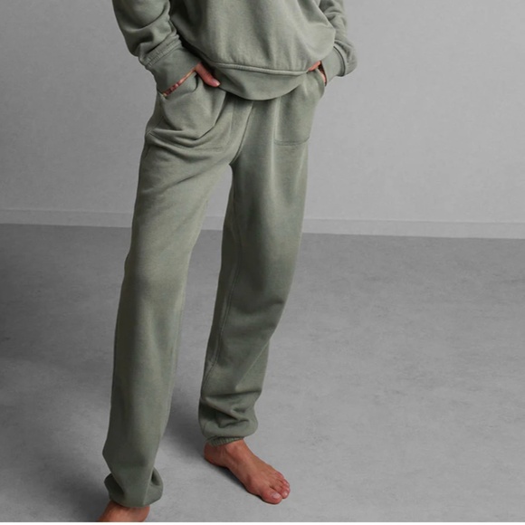 LUNYA NWOT Silksweats™ Reversible Jogger in Shaded Olive Size M - Picture 5 of 8